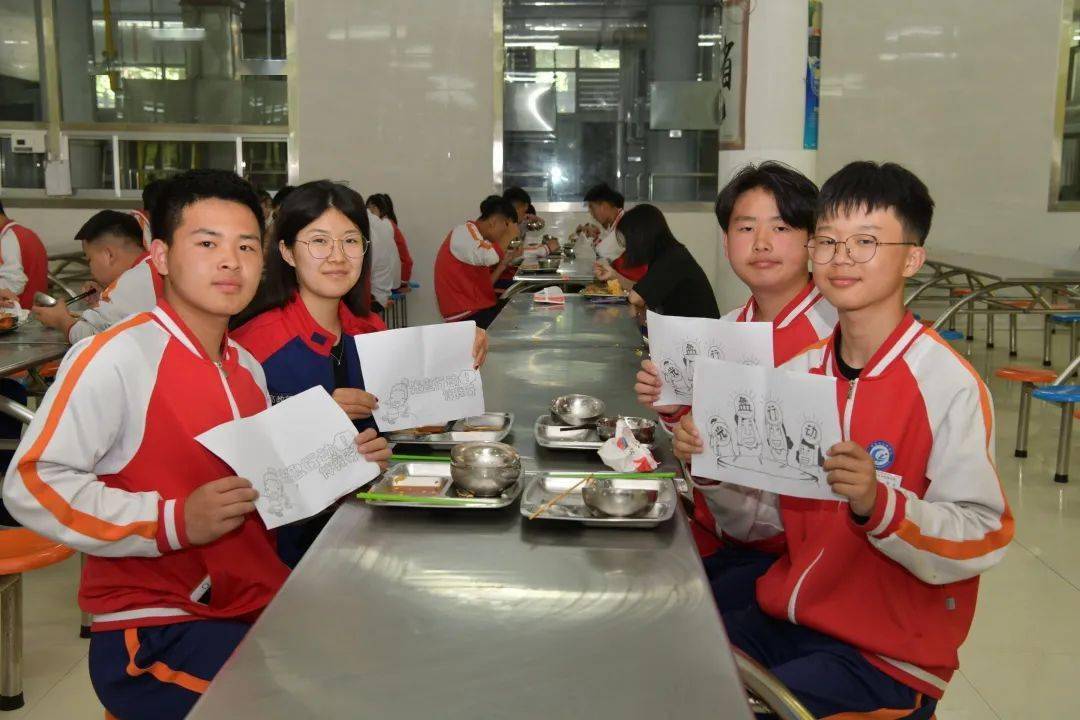 管家婆一笑，一馬當(dāng)先—揭秘管家婆一笑一馬100正確背后的故事，揭秘管家婆一笑背后的故事，一馬當(dāng)先，探尋成功背后的真相