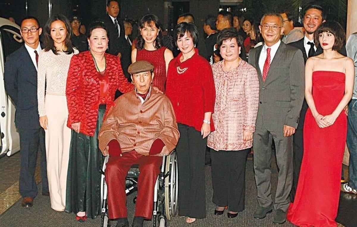 新澳門精準四肖期期中特公開，探索澳門博彩文化的新篇章，澳門博彩文化新篇章揭秘，精準四肖期期中特公開探索