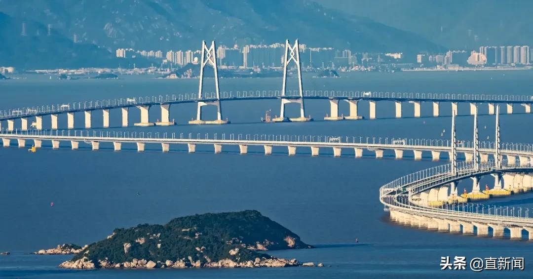 新澳門(mén)2025年正版免費(fèi)公開(kāi)，探索未來(lái)的機(jī)遇與挑戰(zhàn)，澳門(mén)未來(lái)展望，機(jī)遇與挑戰(zhàn)并存（2025正版免費(fèi)公開(kāi)）