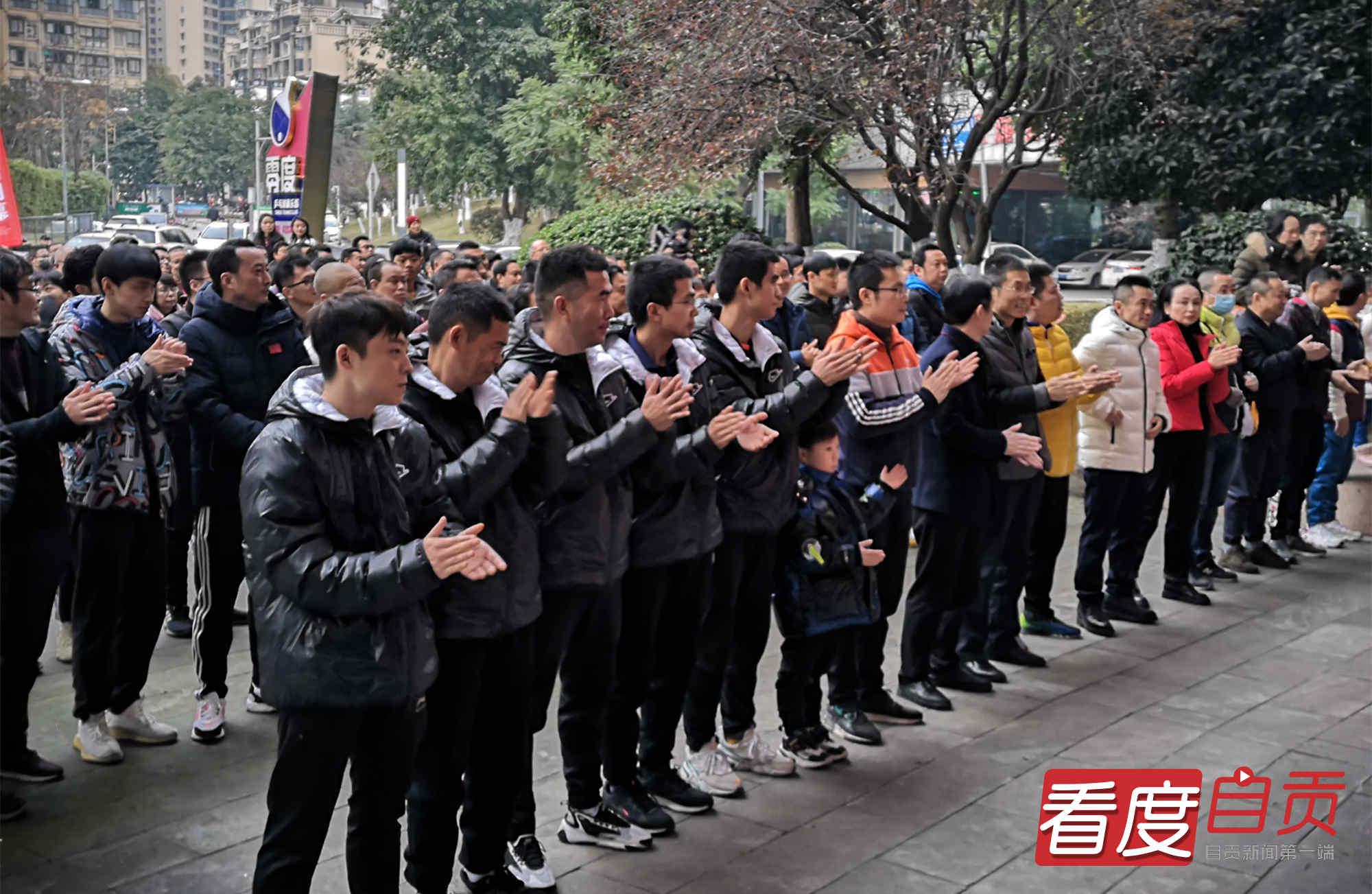 王中王一肖，一網(wǎng)打盡，特一中獨領(lǐng)風騷—2023v5.2.5時代的新篇章，王中王一肖，獨領(lǐng)風騷，新篇章開啟——2023v5.2.5時代的全面勝利