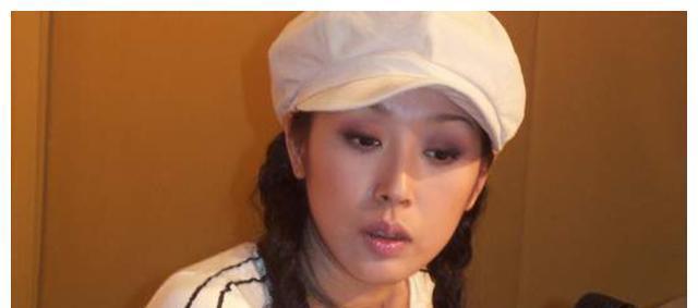 男子向機(jī)上女友求婚 成功后飛機(jī)墜毀這是一個非常悲慘和令人震驚的事件。如果這個故事是真實(shí)的，那么這是一起非常不幸的事故。在這種情況下，我們應(yīng)該尊重遇難者的家人和朋友的感受，避免傳播未經(jīng)證實(shí)的消息或謠言。