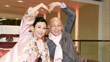 羅家英等了汪明荃多久羅家英與汪明荃，一段等待的時光