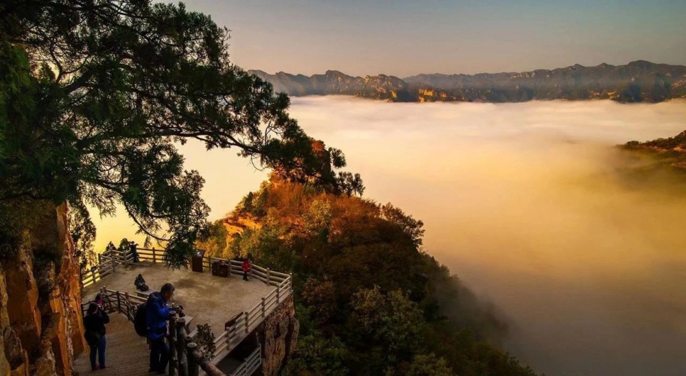 興隆山棧道興隆山棧道，領(lǐng)略自然之美，體驗(yàn)非凡之旅
