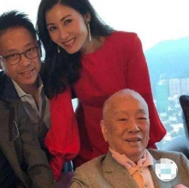 王晶稱李嘉欣夫婦無法繼承巨額遺產(chǎn)王晶談李嘉欣夫婦無法繼承巨額遺產(chǎn)背后的原因