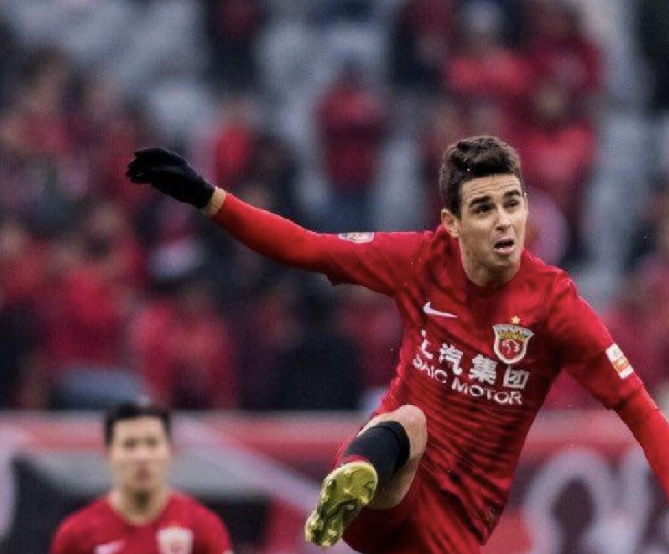 2-1！上海德比海港險(xiǎn)勝申花2-1！海港險(xiǎn)勝申花，上海德比背后的故事