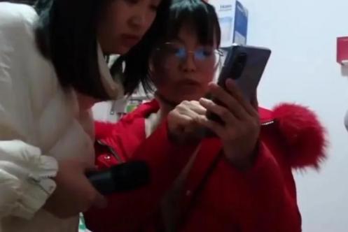 男子還俗后向女兒索要20萬(wàn)贍養(yǎng)費(fèi)還俗男子向女兒索要巨額贍養(yǎng)費(fèi)引發(fā)爭(zhēng)議