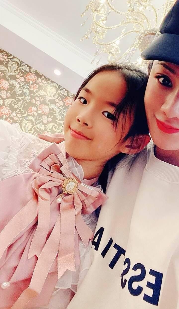 黃奕的女兒幾歲黃奕的女兒現(xiàn)在幾歲了？