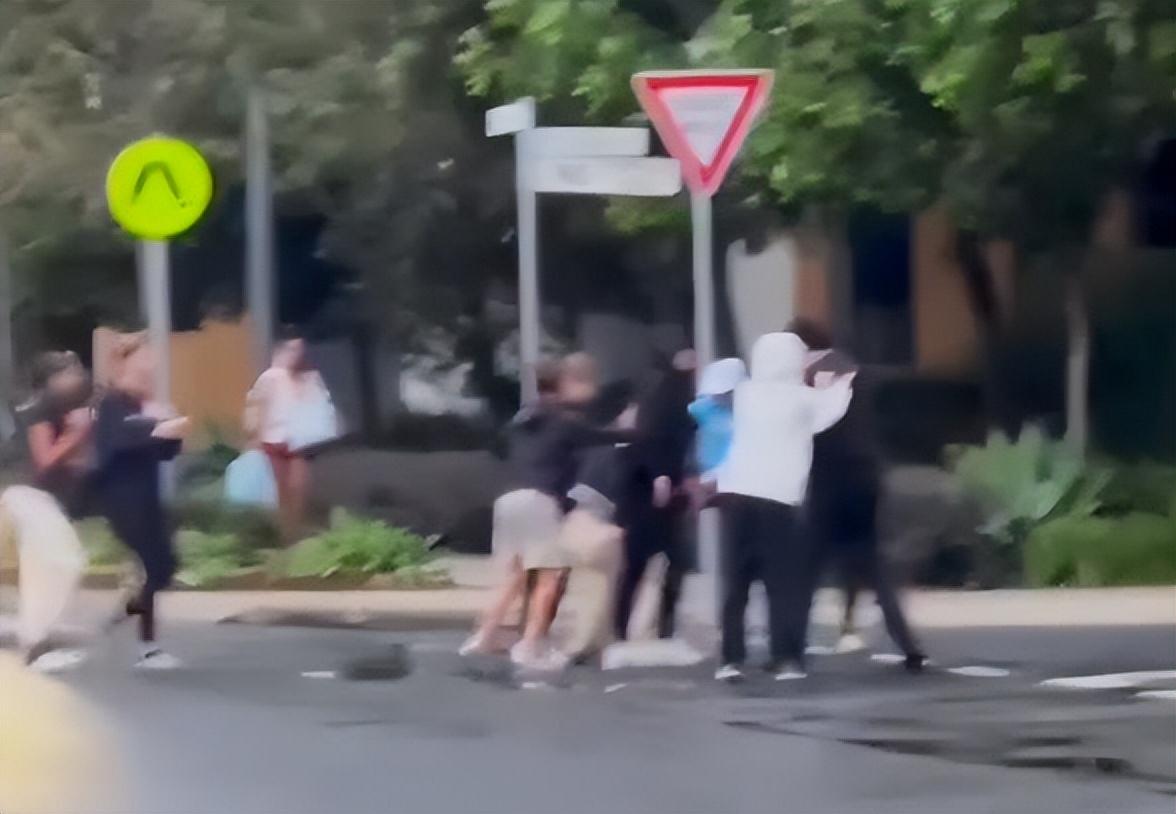 中國留學生在澳遭圍毆視頻曝光中國留學生在澳遭圍毆視頻曝光，事件背景、反思與應對