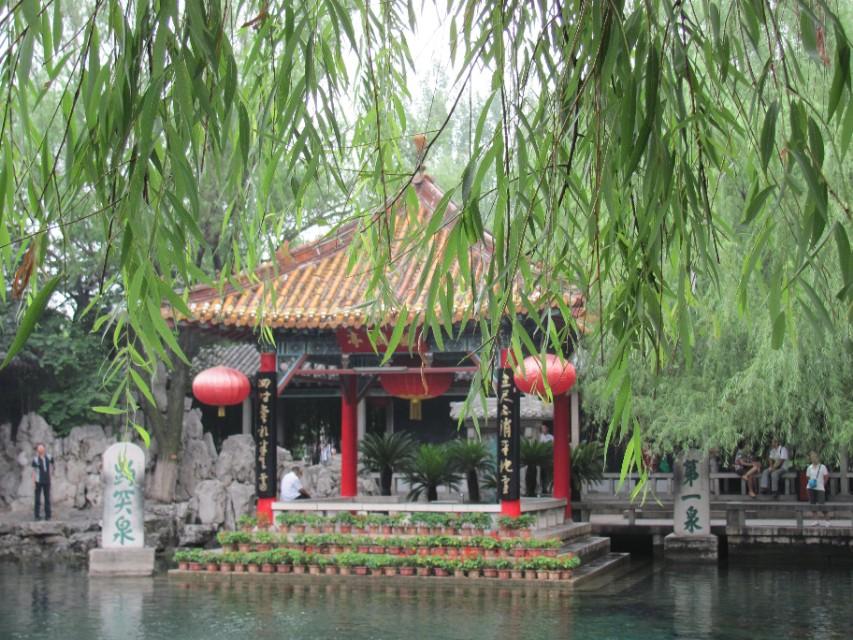 趵突泉噴水了嗎趵突泉正在噴水。