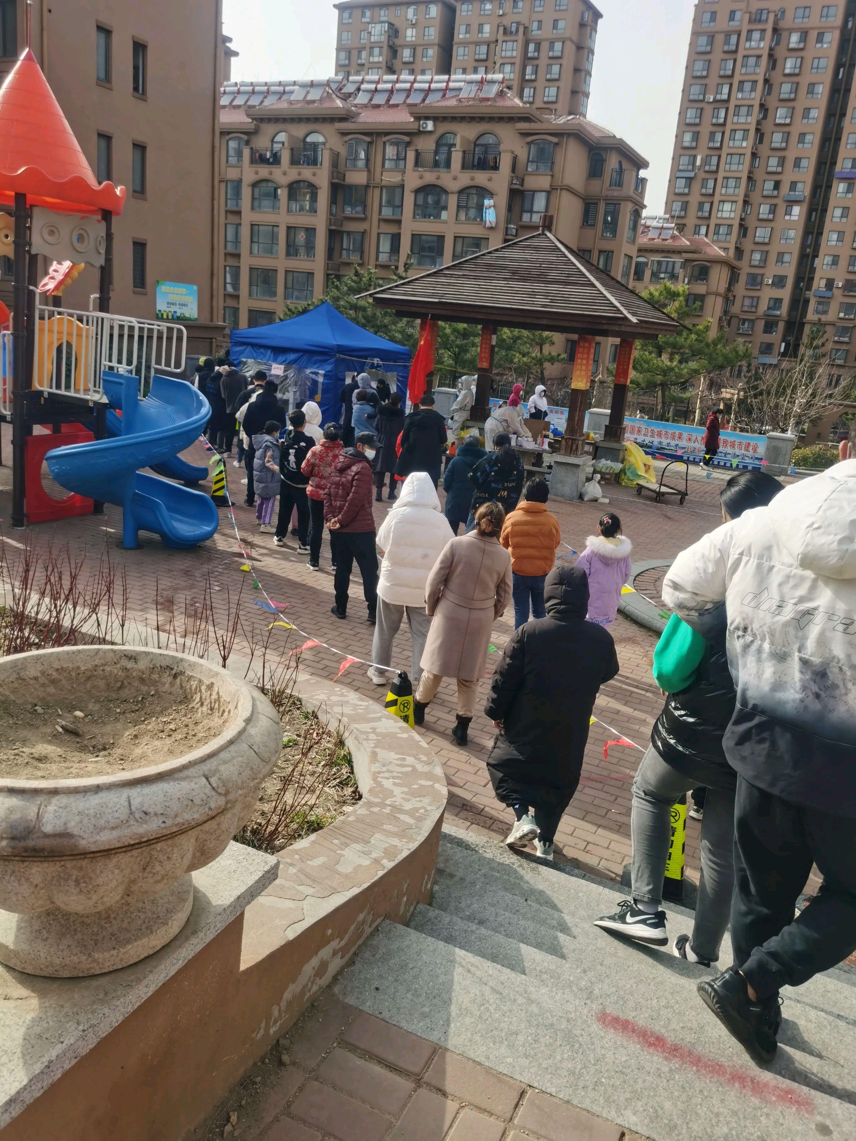 企業(yè)老總提議給自己發(fā)200萬(wàn)月薪企業(yè)老總提議給自己發(fā)放月薪200萬(wàn)，深度分析與思考