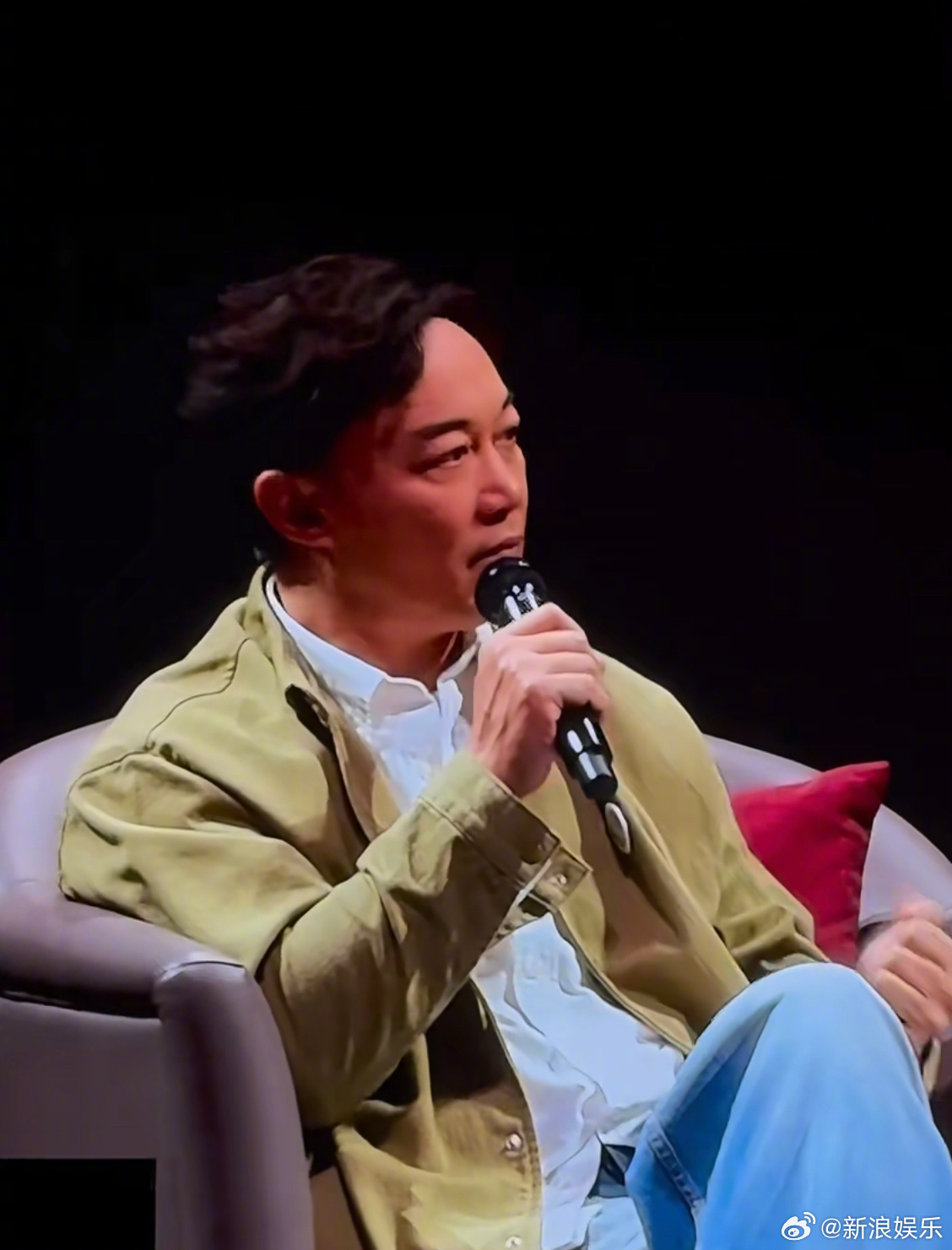 陳奕迅演唱會疑出現(xiàn)焦慮癥軀體化陳奕迅是一位著名的華語流行歌手，他的演唱會經(jīng)常出現(xiàn)大量歌迷，現(xiàn)場氛圍熱烈。在這種情境下，人體可能會因為過度興奮、緊張等原因出現(xiàn)一些生理反應(yīng)。