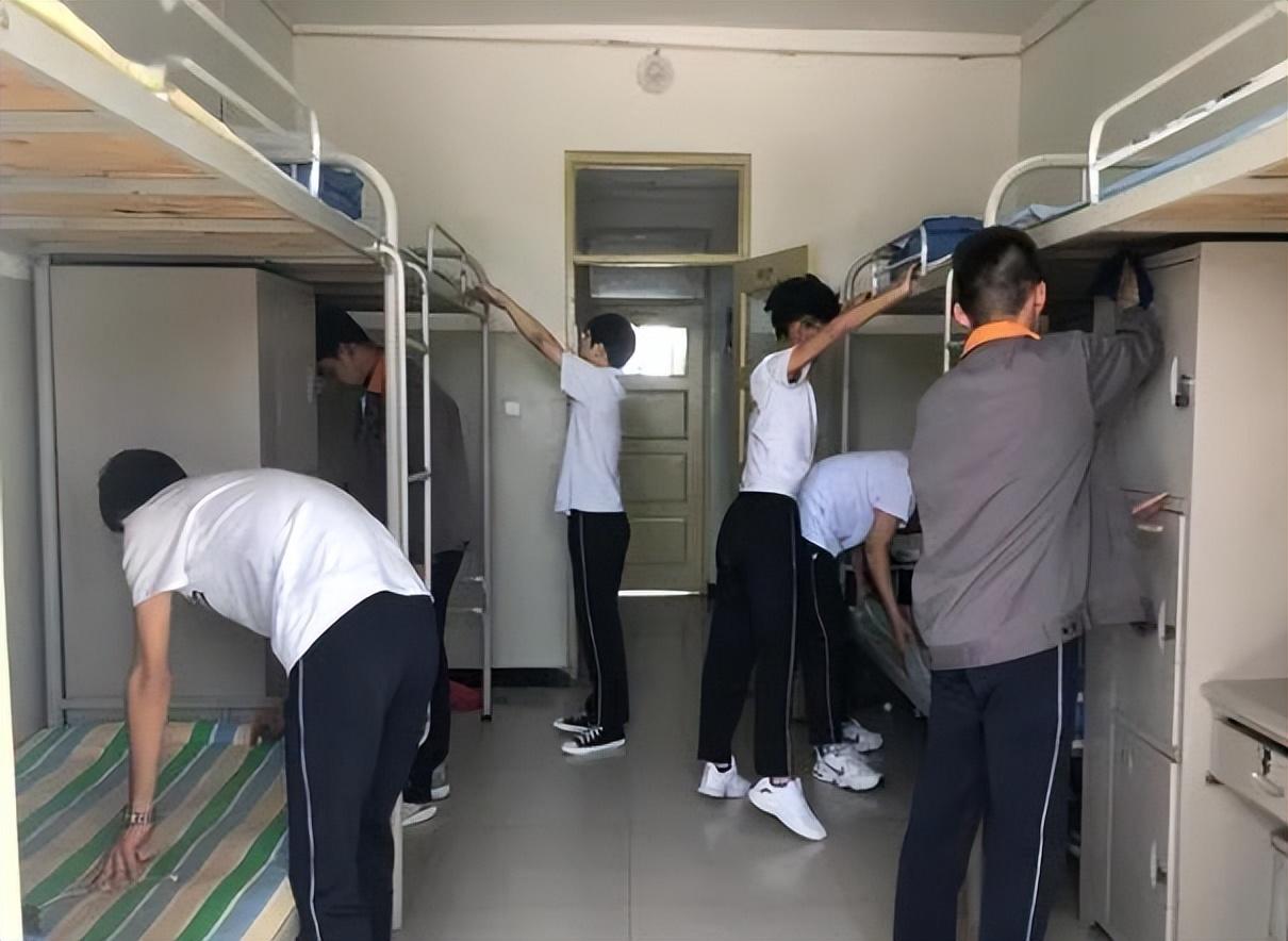 河南一中學(xué)舉行大會(huì)河南一中學(xué)盛大舉行大會(huì)，探索新時(shí)代教育新篇章