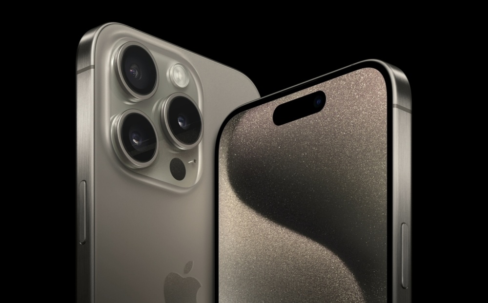 iPhone 17 Pro長(zhǎng)得像充電寶iPhone 17 Pro設(shè)計(jì)解析，獨(dú)特造型酷似充電寶的未來(lái)科技美學(xué)