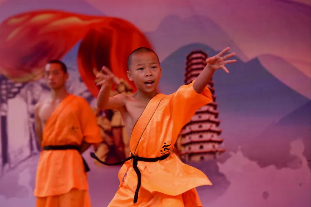 少林寺武僧團(tuán)視頻探尋少林寺武僧團(tuán)，震撼人心的武術(shù)展示視頻