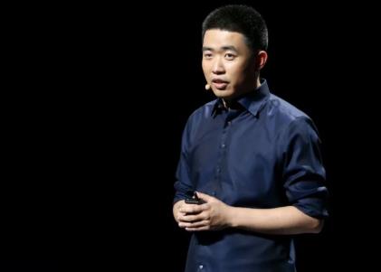 李想對談羅永浩：被黑是有同行在操縱李想與羅永浩的對話，探究被黑背后的真相——是否有同行操縱？