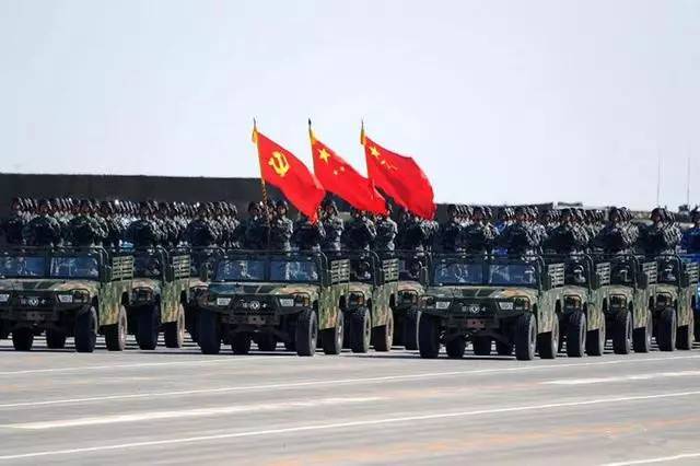 本次閱兵將實(shí)現(xiàn)多個(gè)首次閱兵盛典，多個(gè)首次創(chuàng)紀(jì)錄，展現(xiàn)國(guó)家力量新篇章
