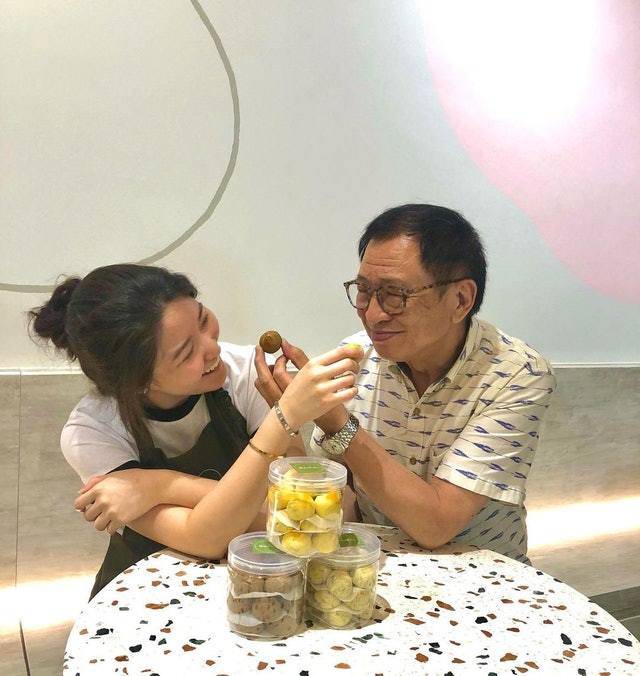 女兒被求婚女兒被求婚，喜悅與感動(dòng)的瞬間