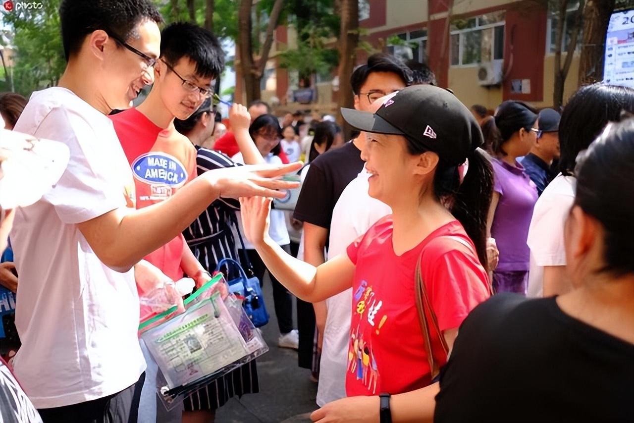 民辦高校大幅缺額民辦高校招生出現(xiàn)大幅缺額現(xiàn)象，原因、影響與解決方案