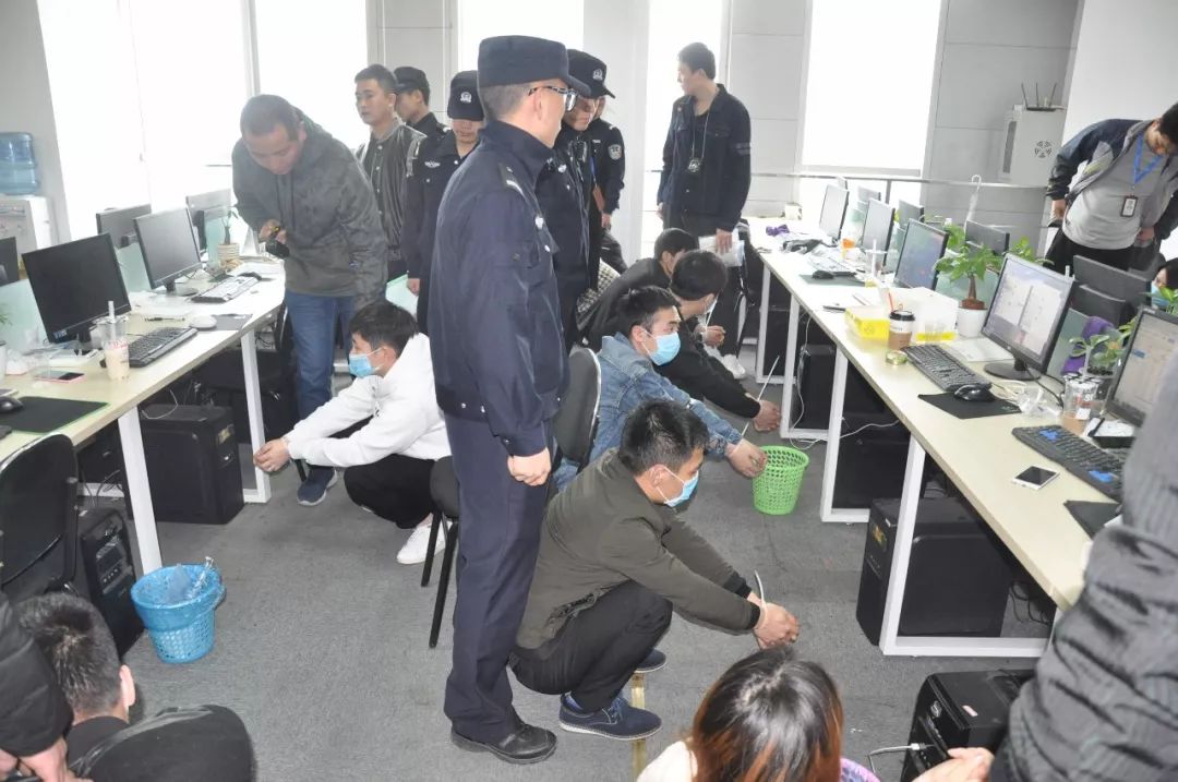 網警集中收網抓百人網警集中收網行動，百人落網，網絡秩序再塑