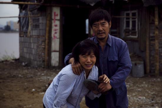 倪萍喊話遲蓬：生萬物大腳娘太精彩倪萍喊話遲蓬，生萬物大腳娘太精彩——一場視覺與情感的盛宴