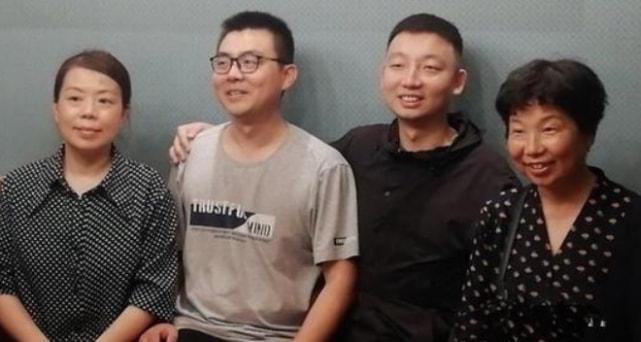舅舅最近總帶外甥出去玩 媽媽偷偷跟蹤發(fā)現(xiàn)爆笑真相舅舅的秘密行動，一次意外跟蹤揭示的爆笑真相