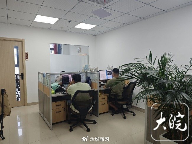 程序員自費(fèi)450元租工位假裝上班程序員自費(fèi)租工位假裝上班背后的故事與思考