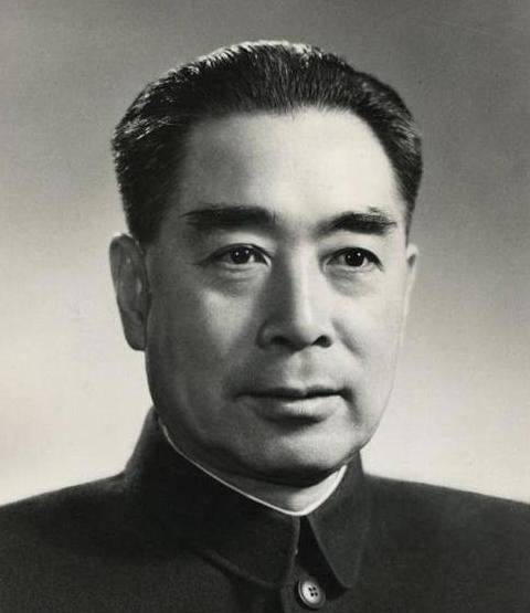以史為鑒 面向未來以史為鑒，面向未來意味著從歷史中吸取經(jīng)驗(yàn)教訓(xùn)，以指導(dǎo)當(dāng)前和未來的決策和行為。這句話包含了豐富的哲理和智慧，對于個人成長、社會發(fā)展以及國家進(jìn)步都具有重要意義。