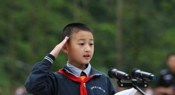 當(dāng)年汶川男孩如今受閱軍官在汶川地震中，有很多男孩展現(xiàn)出了堅(jiān)韌不拔的精神和頑強(qiáng)的生命力。經(jīng)過多年的努力和奮斗，他們中的一些人已經(jīng)成為社會的棟梁之才。關(guān)于您提到的某位汶川男孩如今成為受閱軍官的信息，我暫時(shí)無法提供確切的詳情。