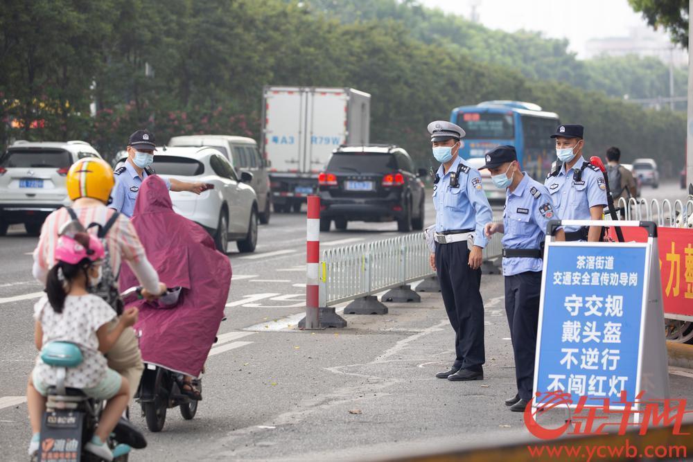 拍當?shù)卦O(shè)施標牌被拘拍當?shù)卦O(shè)施標牌被拘事件解析