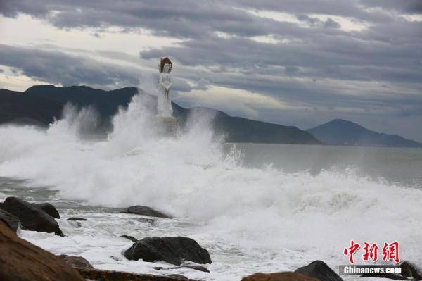 三亞臺(tái)風(fēng)封海三亞遭遇臺(tái)風(fēng)封海，如何應(yīng)對？一篇文章帶你了解全面信息