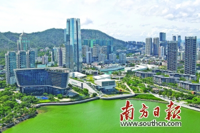 深圳經(jīng)濟(jì)特區(qū)從殺出血路到開創(chuàng)新路深圳經(jīng)濟(jì)特區(qū)從殺出血路到開創(chuàng)新路，是中國(guó)改革開放歷程中的一個(gè)重要階段。深圳作為中國(guó)改革開放的先行示范區(qū)，經(jīng)歷了艱苦的創(chuàng)業(yè)歷程，不斷探索創(chuàng)新，實(shí)現(xiàn)了跨越式發(fā)展。