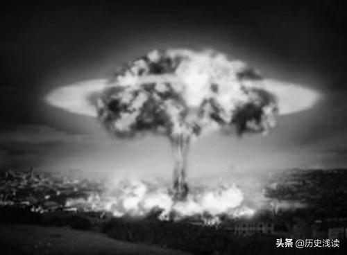 日軍九三式轟炸機(jī)日軍九三式轟炸機(jī)，二戰(zhàn)中的空中霸主