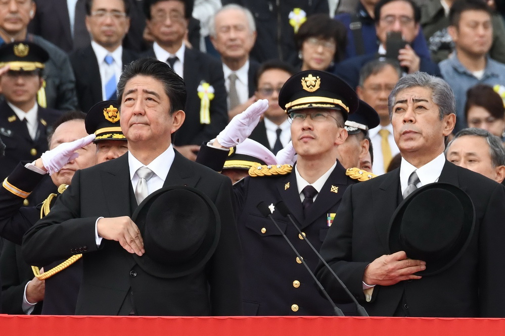 日本前首相參加閱兵日本前首相參加閱兵，歷史與現(xiàn)代的交匯