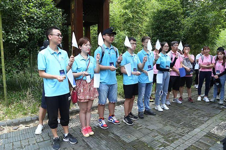 七夕“垃圾桶尋寶”火了七夕垃圾桶尋寶火了，一場獨(dú)特的浪漫尋寶之旅