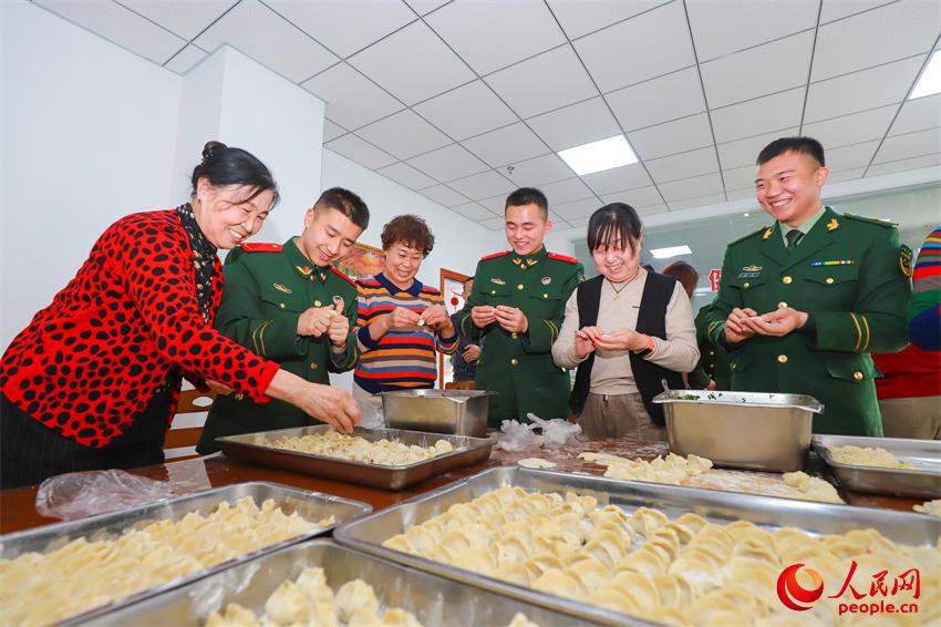 給官兵送餃子過年的那部電視劇叫什么給官兵送餃子過年的那部電視劇叫什么——一部暖心之作的探尋