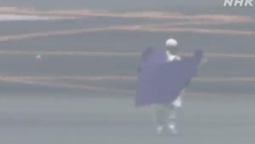 2架飛機(jī)發(fā)生碰撞會怎么樣如果兩架飛機(jī)發(fā)生碰撞，后果會極其嚴(yán)重。具體情況取決于飛機(jī)的類型、碰撞的角度、速度和高度等因素。以下是可能發(fā)生的情況