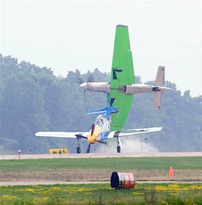 兩架飛機相撞會怎么樣如果兩架飛機相撞，可能會發(fā)生極其嚴重的后果，包括以下幾個方面