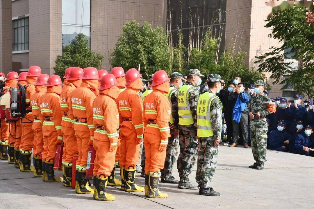 綜合性實(shí)戰(zhàn)演練每年組織幾次綜合性實(shí)戰(zhàn)演練的頻率因組織者的需求、演練內(nèi)容的重要性以及參與者的實(shí)際情況而異。一般來說，為了保持和提高應(yīng)急響應(yīng)能力，確保演練的有效性，許多組織會每年至少組織一次或多次綜合性實(shí)戰(zhàn)演練。具體的頻率可能需要根據(jù)以下因素來確定