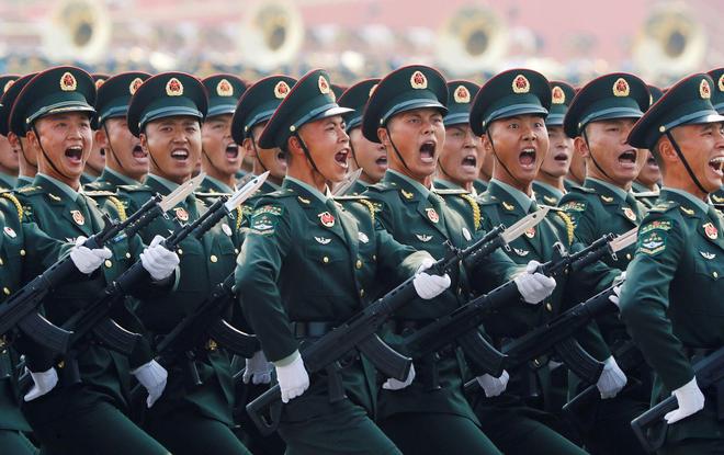 九三閱兵哪些新式裝備最值得期待九三閱兵，最受期待的新式裝備揭秘