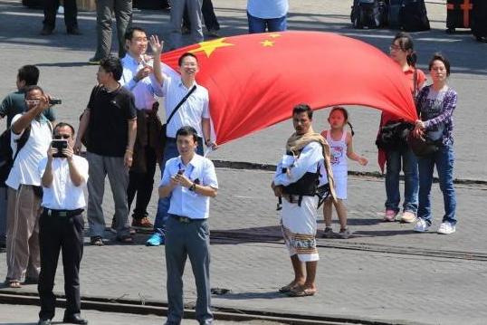 老外來中國看中國閱兵老外來中國觀看閱兵儀式，一場跨越文化與國界的震撼之旅