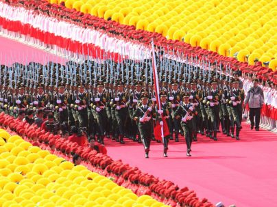 新中國一共閱兵多少次新中國成立以來，共舉行了多次閱兵儀式。其中比較著名的有