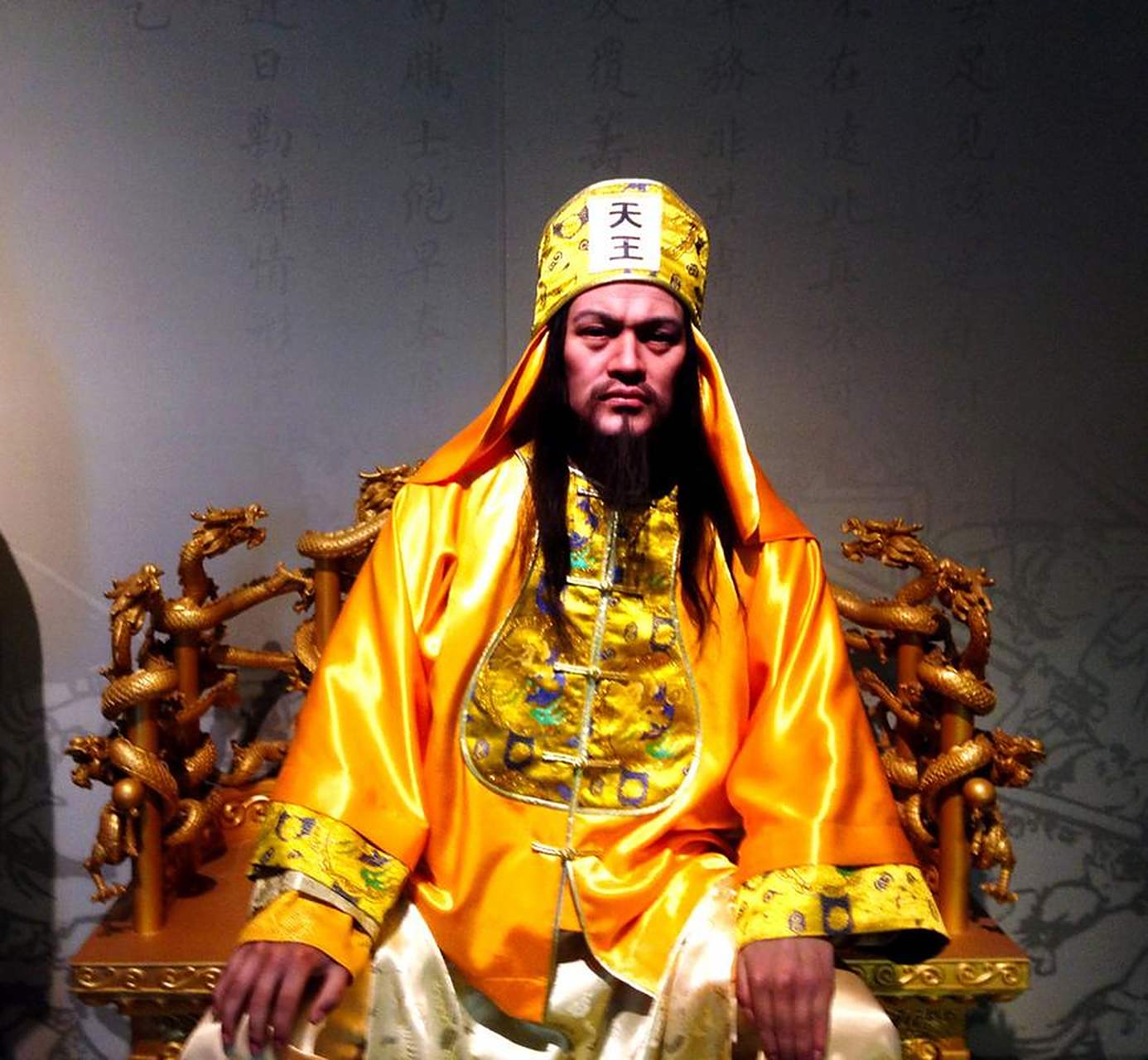 洪秀柱洪秀全洪秀柱和洪秀全是親戚關(guān)系，二者都是洪氏家族中的人。洪秀柱是洪秀全的族侄。除此之外，二者在歷史上并無(wú)其他關(guān)聯(lián)。以下為洪秀全和洪秀柱的部分介紹