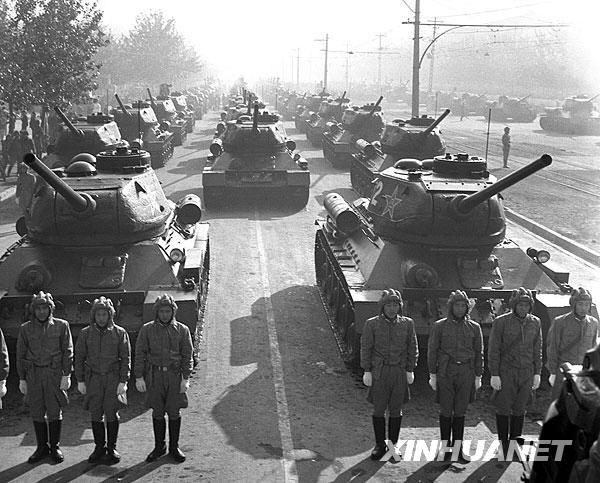 新中國歷次閱兵式視頻新中國歷次閱兵式視頻回顧，時代的印記與力量的展示
