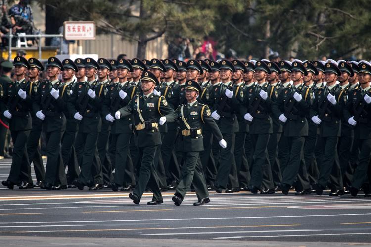 閱兵徒步方陣閱兵徒步方陣，展現(xiàn)力量與榮耀的盛大儀式