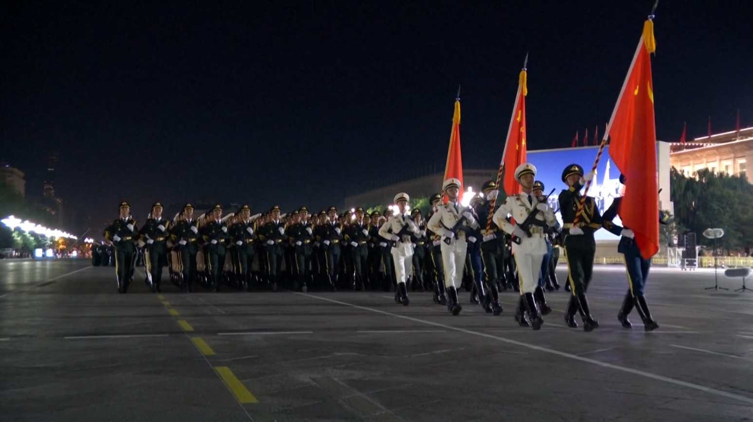 九三閱兵是哪年九三閱兵是2015年。標(biāo)題可以是，回顧歷史，紀(jì)念勝利——九三閱兵紀(jì)實(shí)。以下是詳細(xì)內(nèi)容