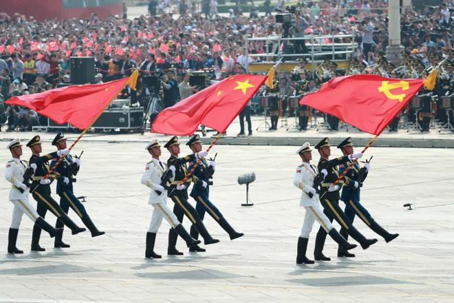 韓國(guó)閱兵儀式完整視頻2019關(guān)于韓國(guó)閱兵儀式的完整視頻，由于版權(quán)和授權(quán)問題，我無法直接提供視頻鏈接。您可以通過搜索引擎或相關(guān)新聞網(wǎng)站查找韓國(guó)閱兵儀式的視頻。此外，一些社交媒體平臺(tái)或視頻分享網(wǎng)站也可能會(huì)有相關(guān)的視頻。建議您使用這些途徑進(jìn)行查找和觀看。