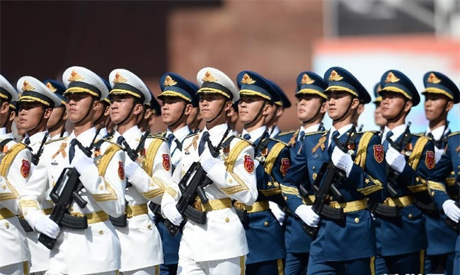 閱兵的電影叫什么名字關(guān)于閱兵的電影有很多，以下是其中一些名字