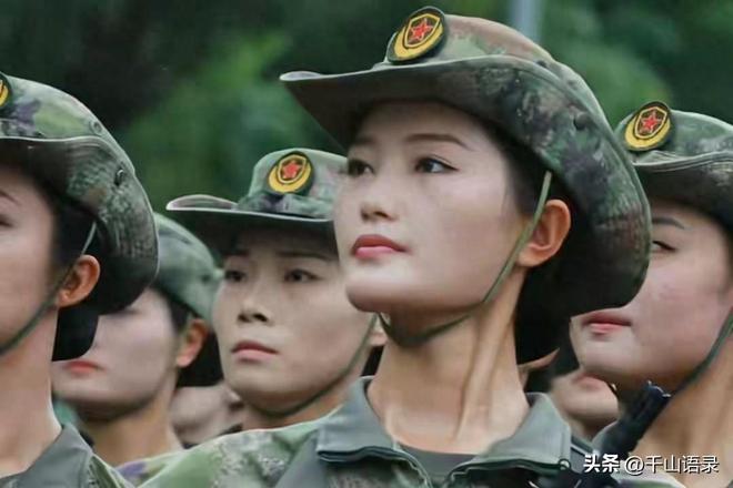 民兵方隊(duì)領(lǐng)隊(duì)：向右看時最震撼民兵方隊(duì)領(lǐng)隊(duì)，向右看時最震撼的瞬間