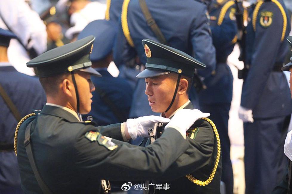 受閱官兵舉止什么重受閱官兵舉止什么重，禮儀與紀(jì)律并重的重要性