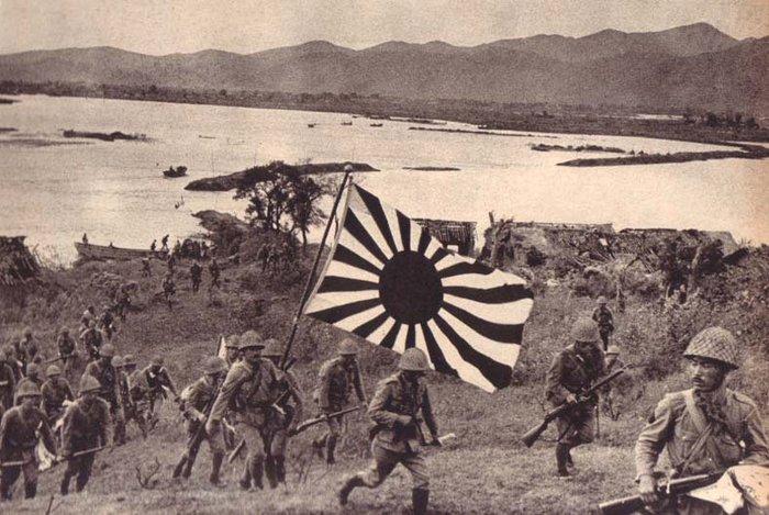 閱兵時敬禮的老兵曾在開國大典站崗閱兵時敬禮的老兵曾在開國大典站崗——歷史的見證者